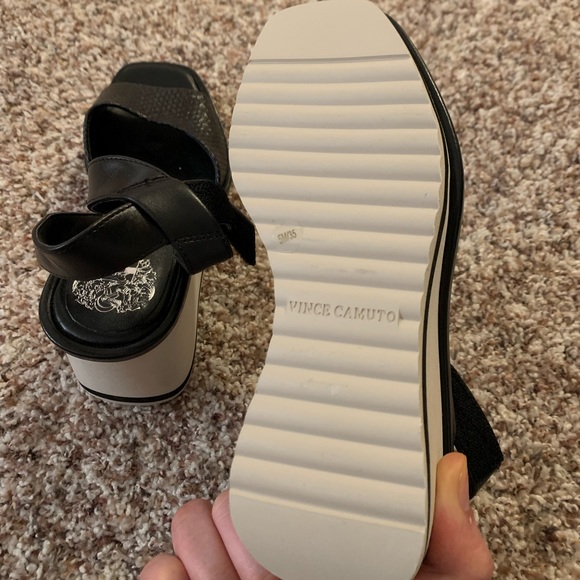 Vince Camuto high heels shoes - Picture 3 of 3